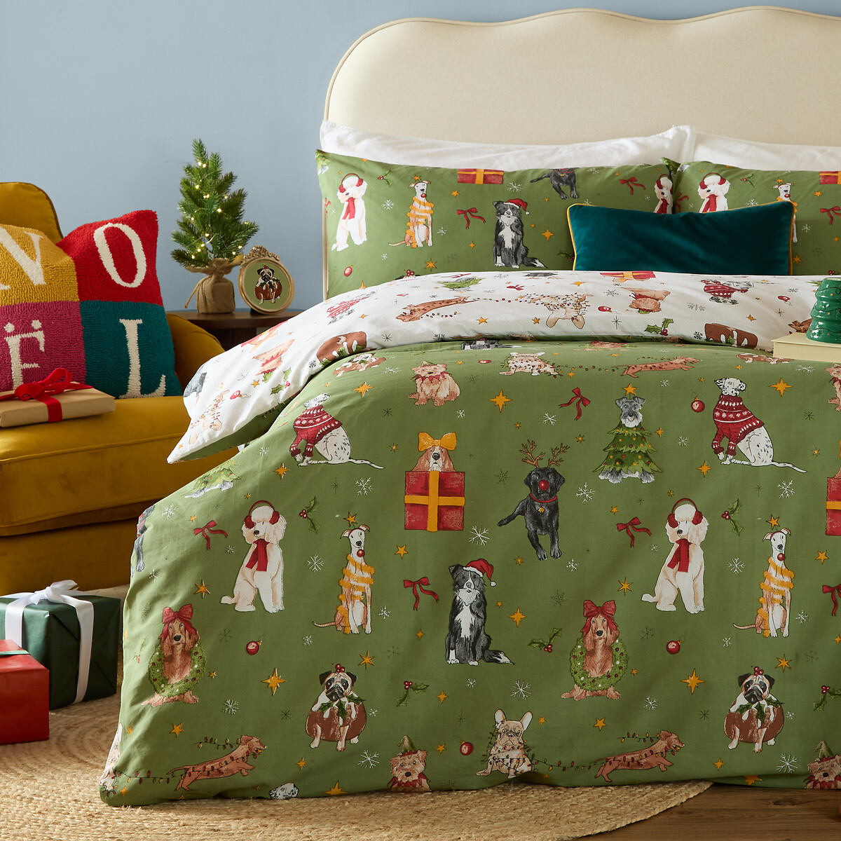 Christmas Pawty Reversible Duvet Cover and Pillowcase Set green, FURN.