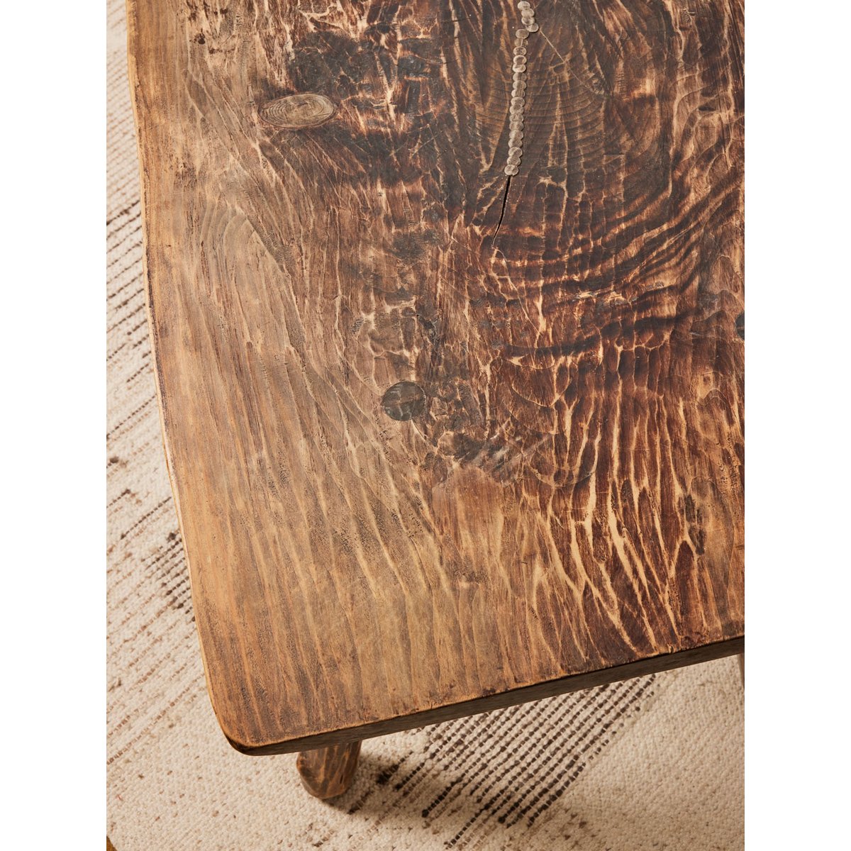 Table à manger brutaliste en chêne massif Romy N°565 - Bon état bois clair, DEBONGOUT