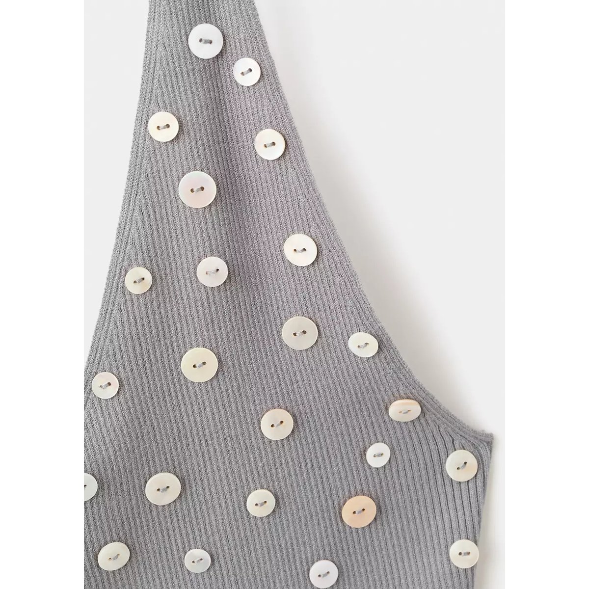 Top ajusté avec boutons décoratifs gris chiné moyen, MANGO