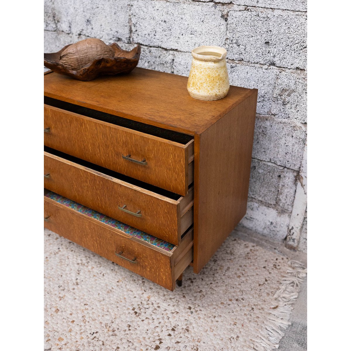 Elégante commode Olga N°1051 - Bon état bois clair, DEBONGOUT