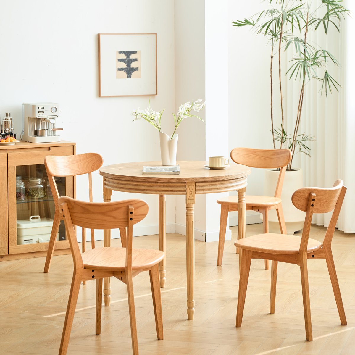 Table à manger 4 personnes en bois, ronde, KAJANI bois naturel, NORDLYS