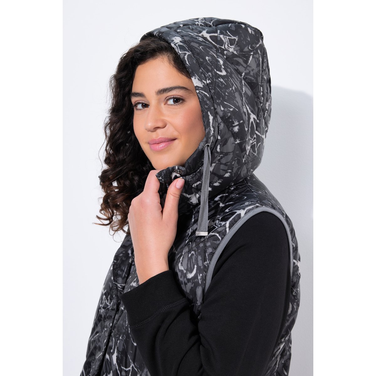 Long gilet matelassé déperlant HYPRAR gris graphite, ULLA POPKEN