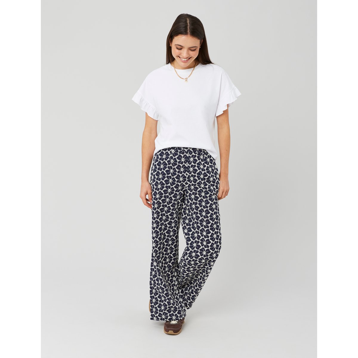 Pantalon brodé bleu foncé, BZB
