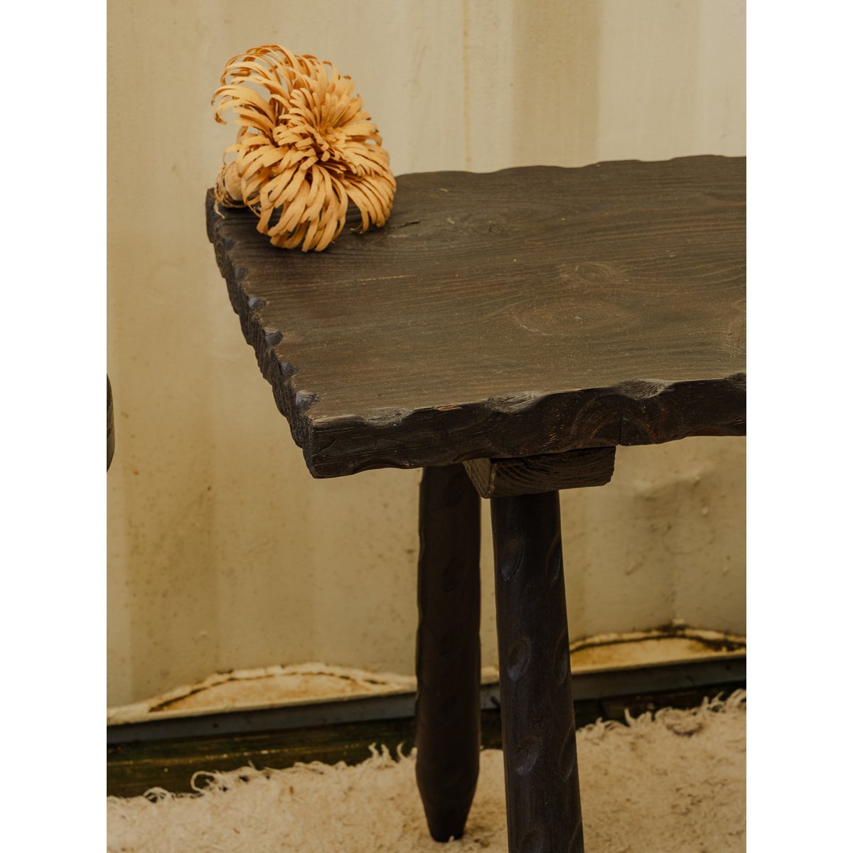 Table d'appoint en bois noir Francine N°1699 - Bon état noir, DEBONGOUT