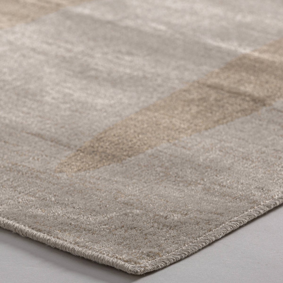 Tapis contemporain viscose collection VACIO beige et vert, RECOLLECTION