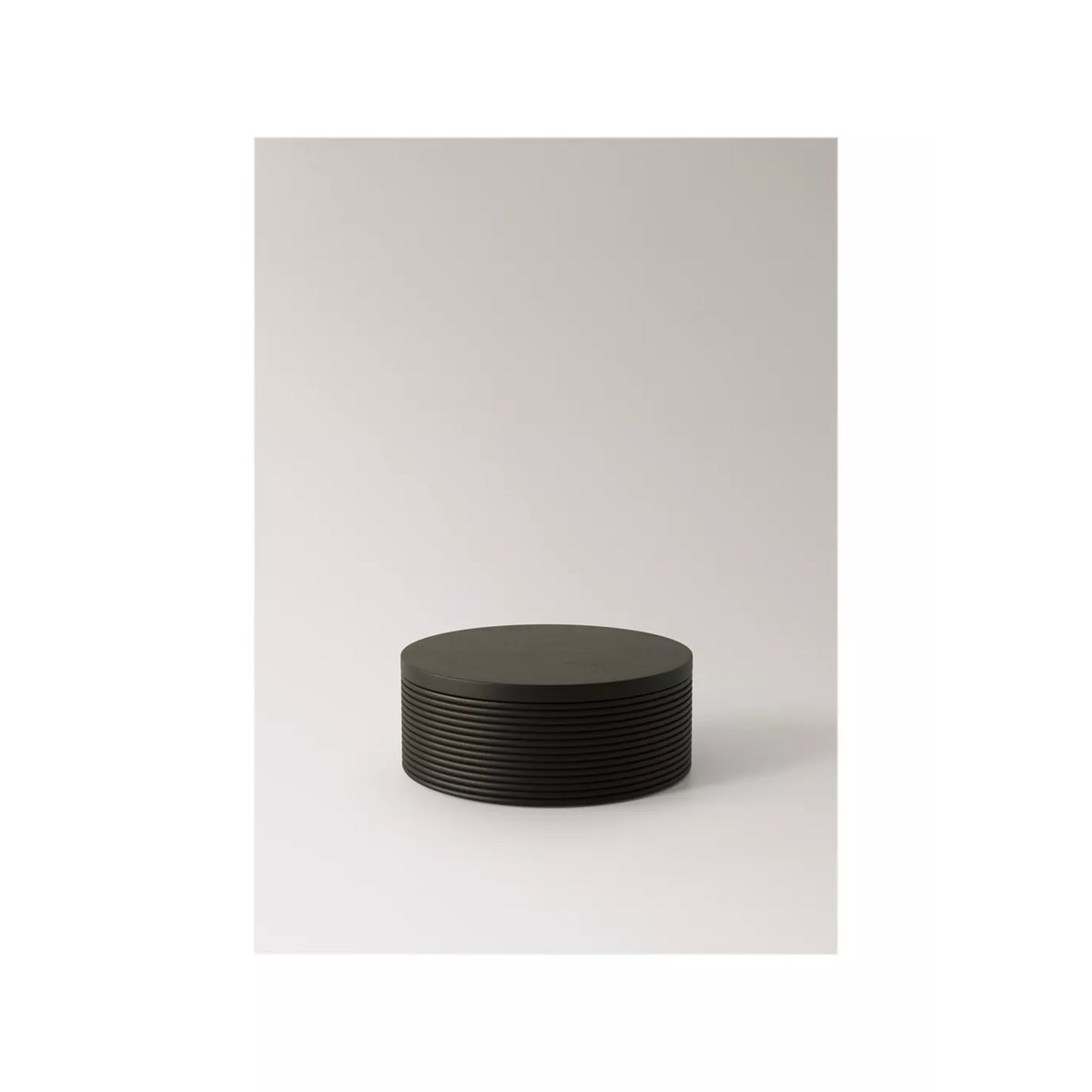 Boîte ronde de taille moyenne en bois noir, MANGO HOME