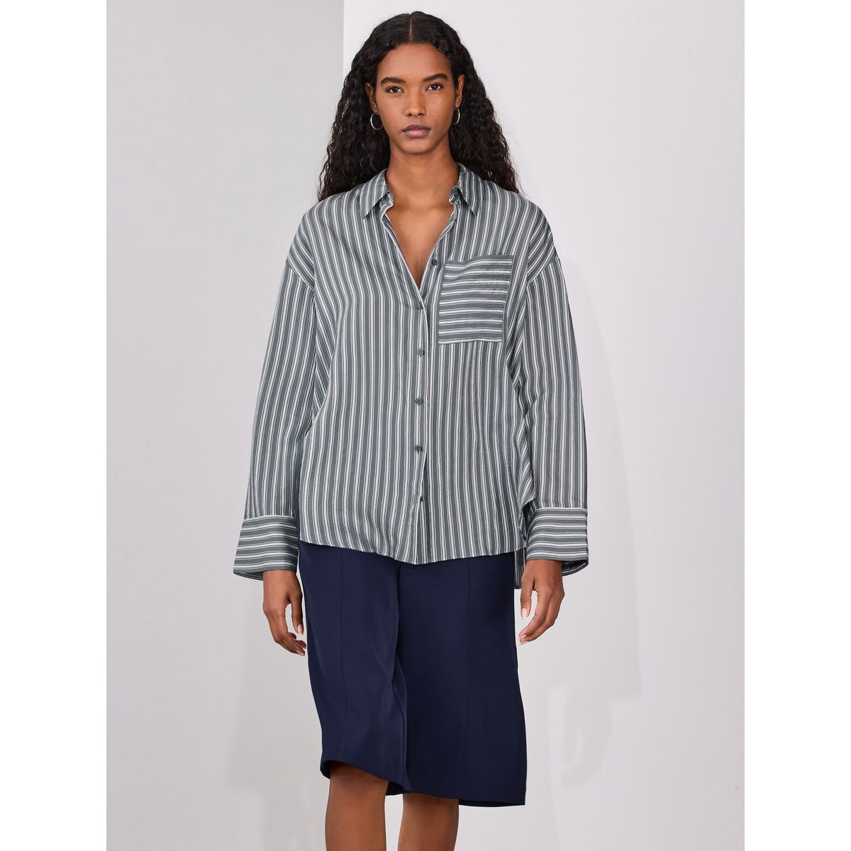 Chemise manches longues oversize à rayures gris ardoise/blanc, NEXT