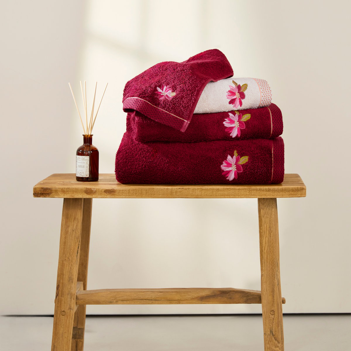 Serviette de toilette coton et viscose de bambou SOLARA sable, CARRE BLANC