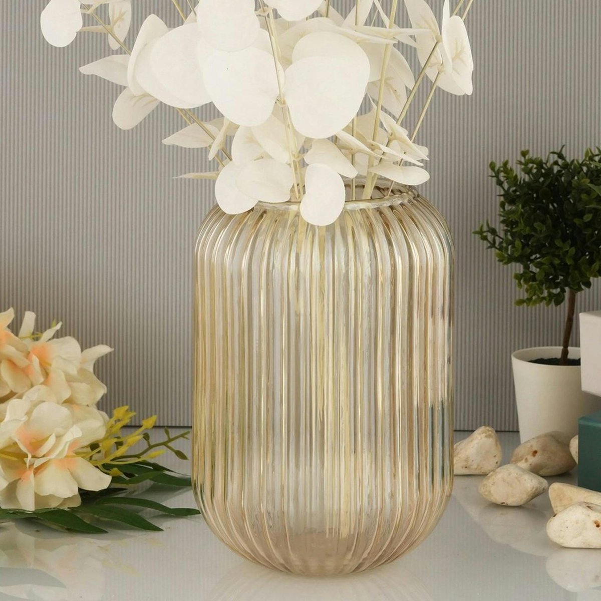 Vase en verre rainuré moderne ambré, PIER IMPORT