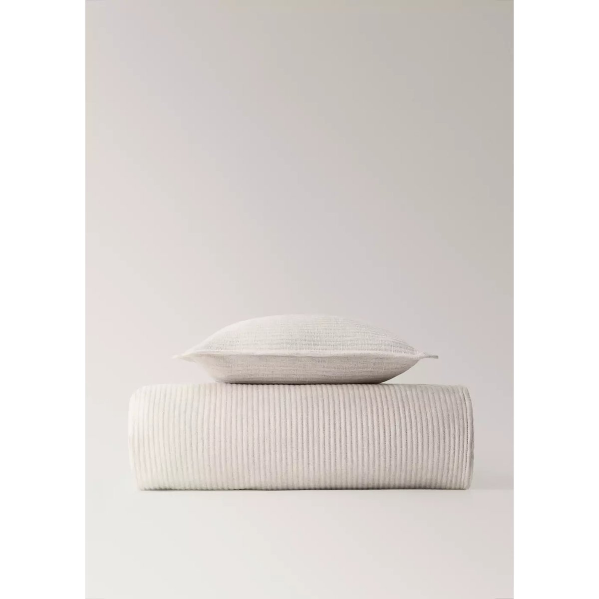 Housse de coussin en coton et lin à reliefs verticaux 50 x 50 cm sable, MANGO HOME