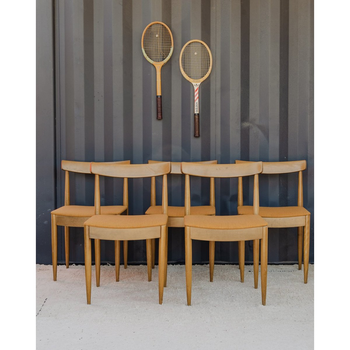 Lot de 5 chaises en bois et tissu beige Alma N°1489 - Bon état bois clair, DEBONGOUT