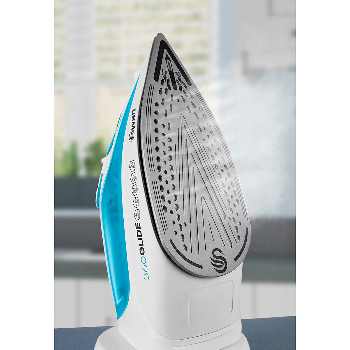 2800W Cord/Cordless Steam Iron - SI16410 white, SWAN