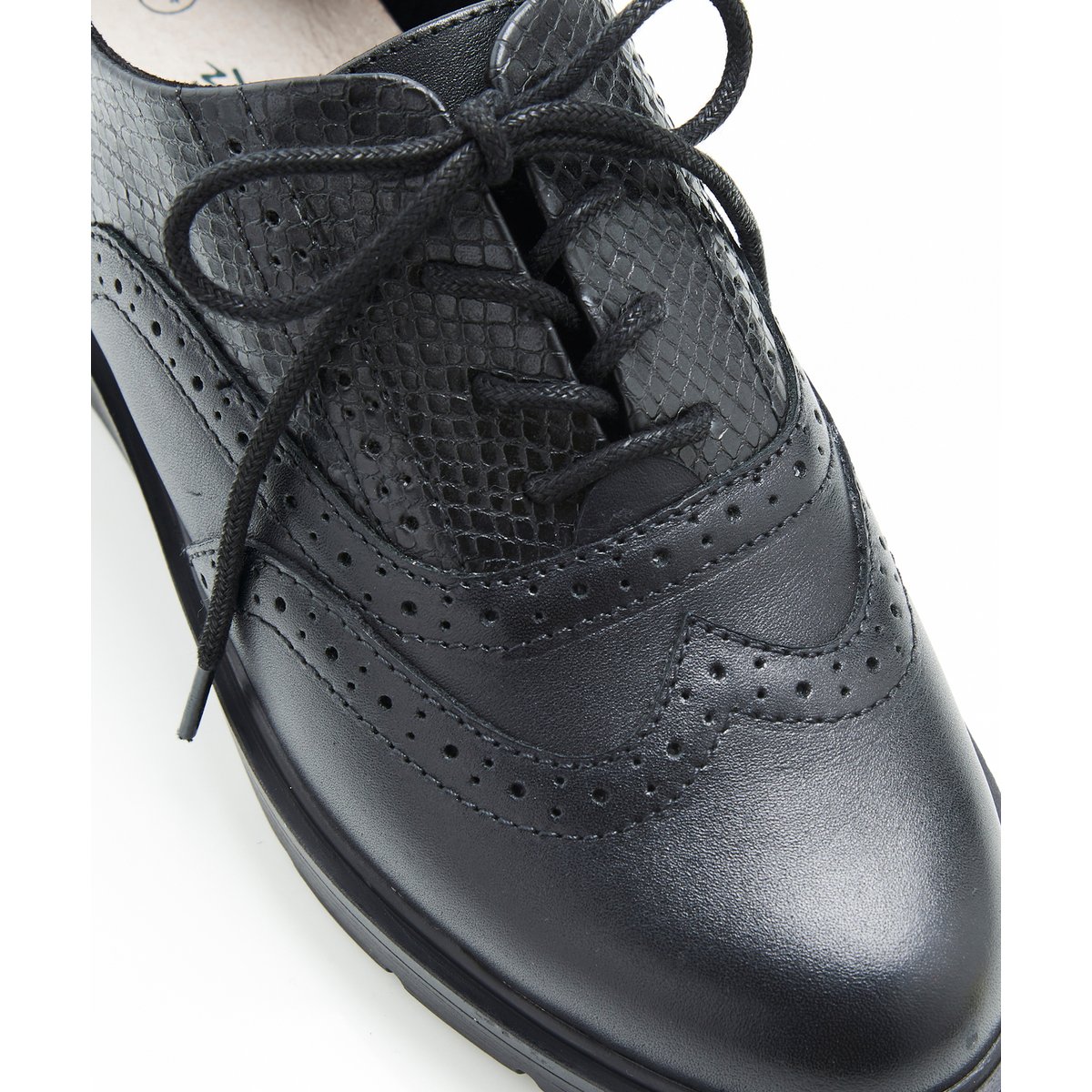Derbies bout fleuri à lacets noir, DAMART