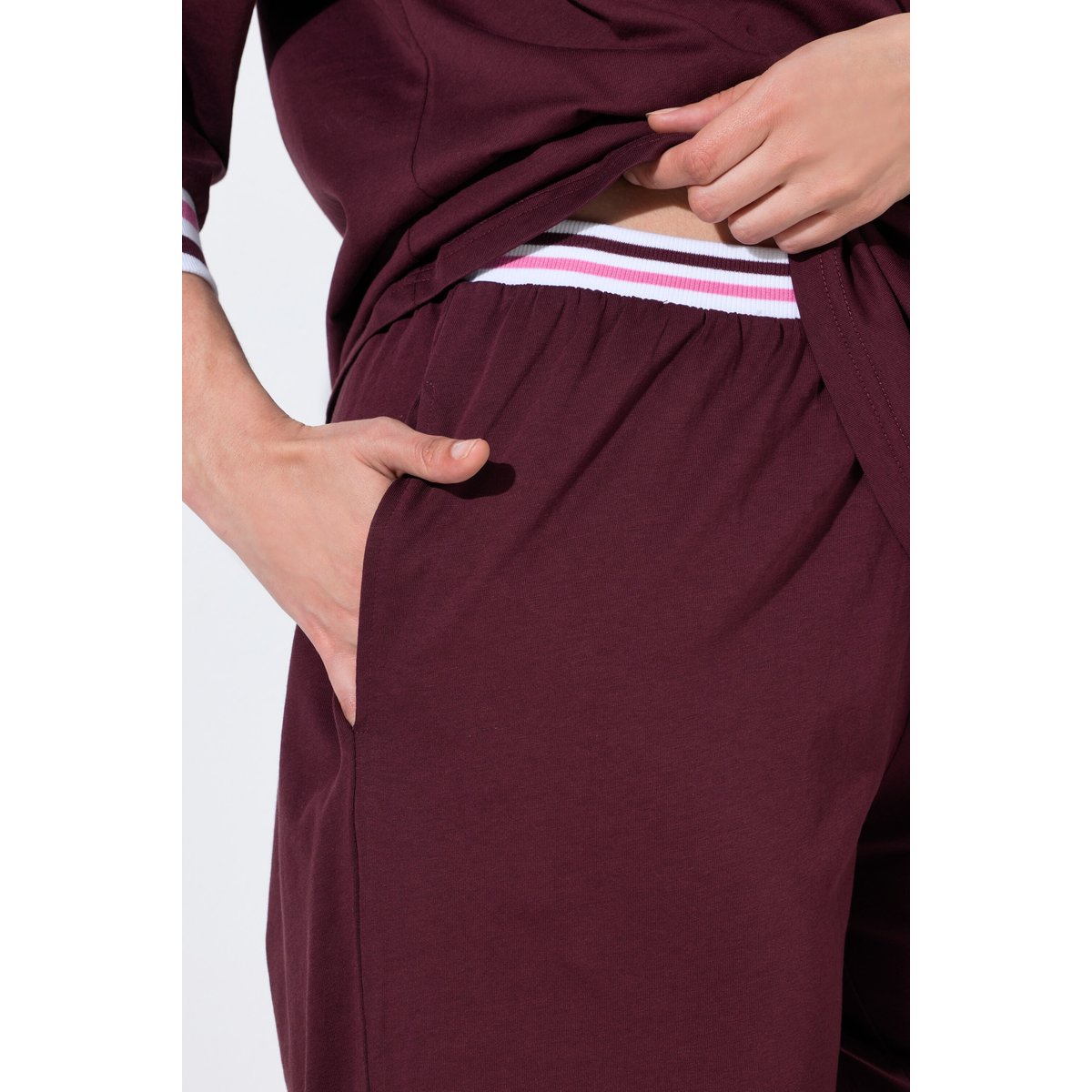 Pyjama à col V et manches 3/4 rouge vin foncé, ULLA POPKEN