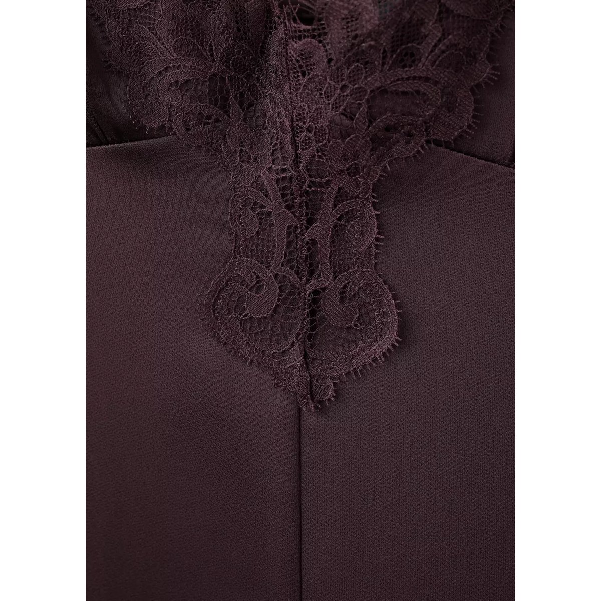 Robe satinée en dentelle lilas, MANGO