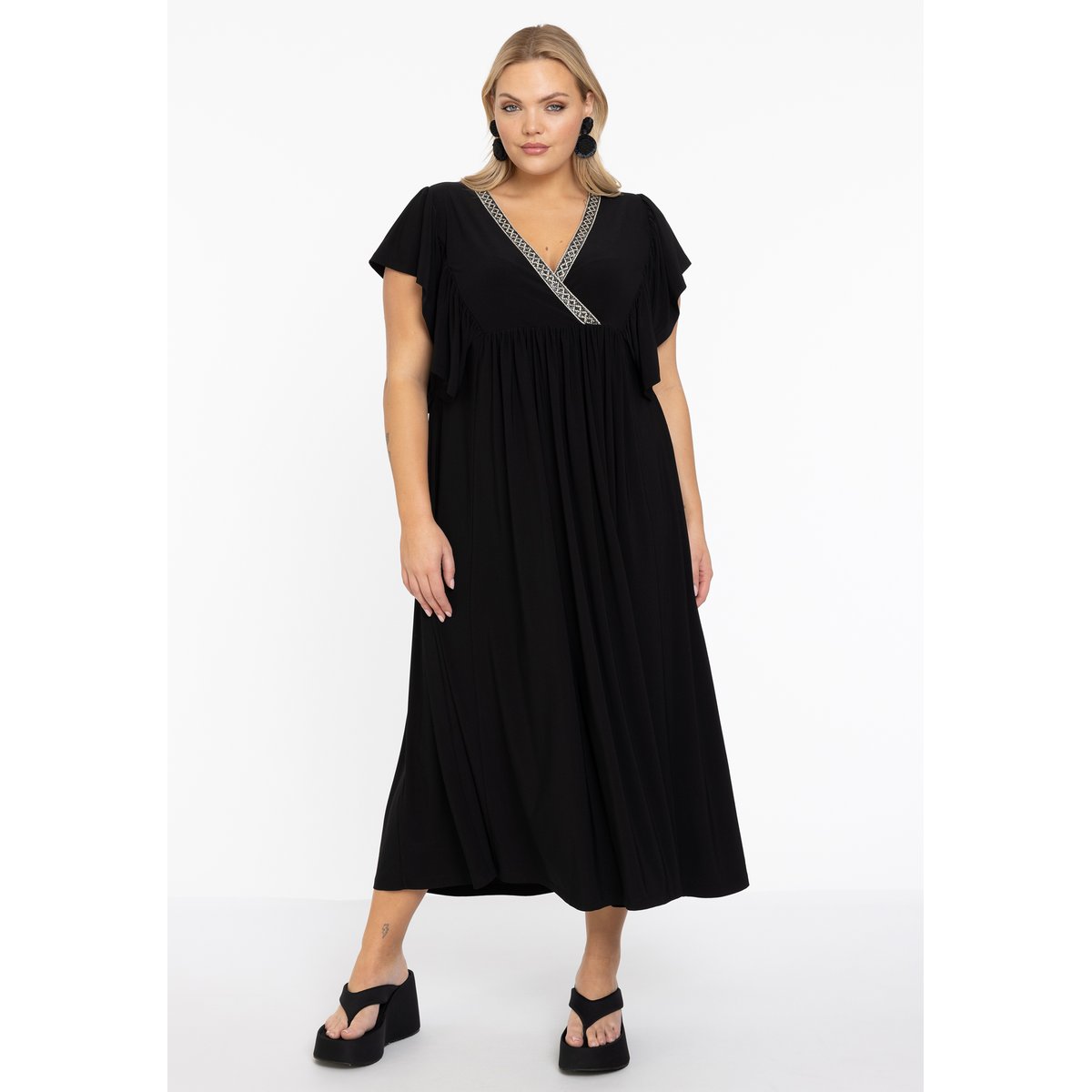 Robe volanté /à volants noir, YOEK