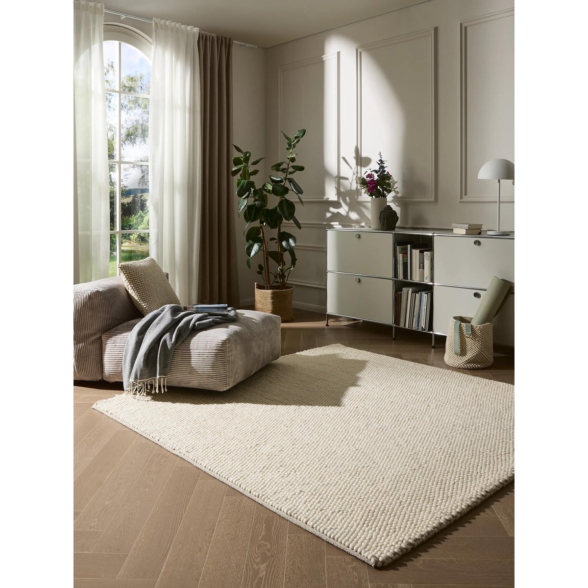 Tapis de laine tissé main BEADS crème, BENUTA