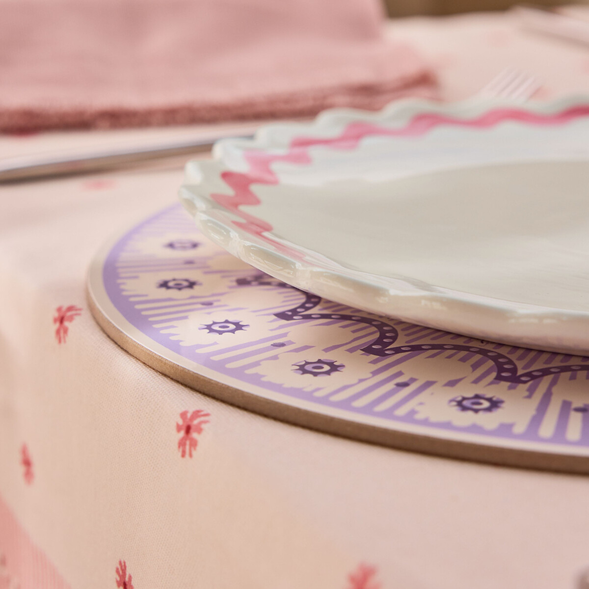 Spitalfields Silk Dinner Plate pink, CATH KIDSTON