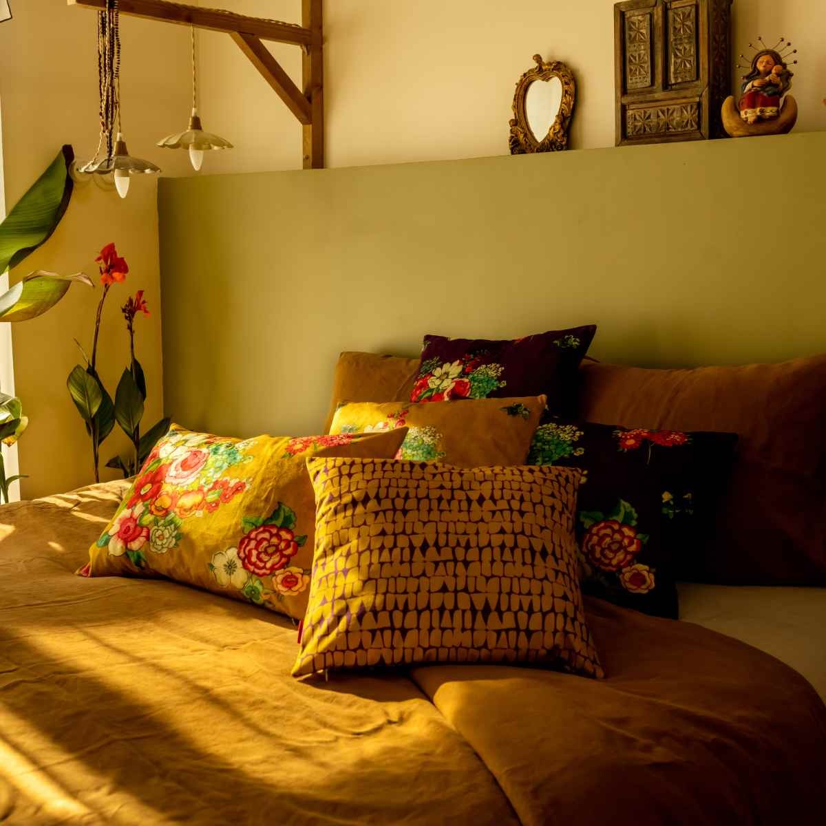 Housse de coussin velours ZANZIBAR jaune safran, VENT DE BOHÈME