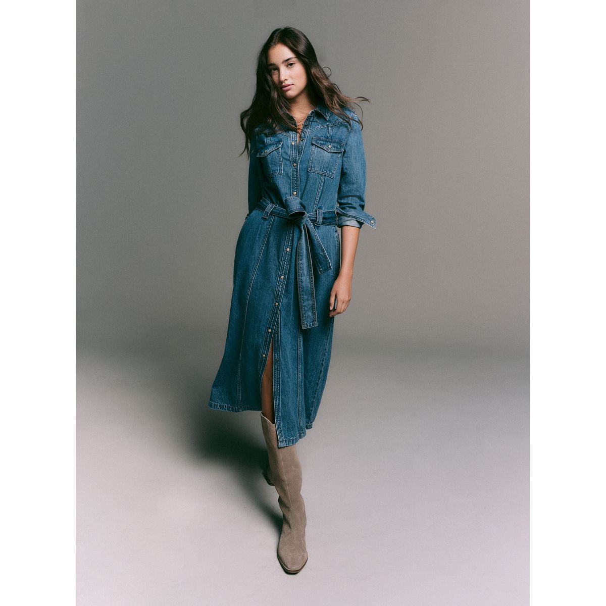 Robe chemise longue en denim bleu foncé, NEXT