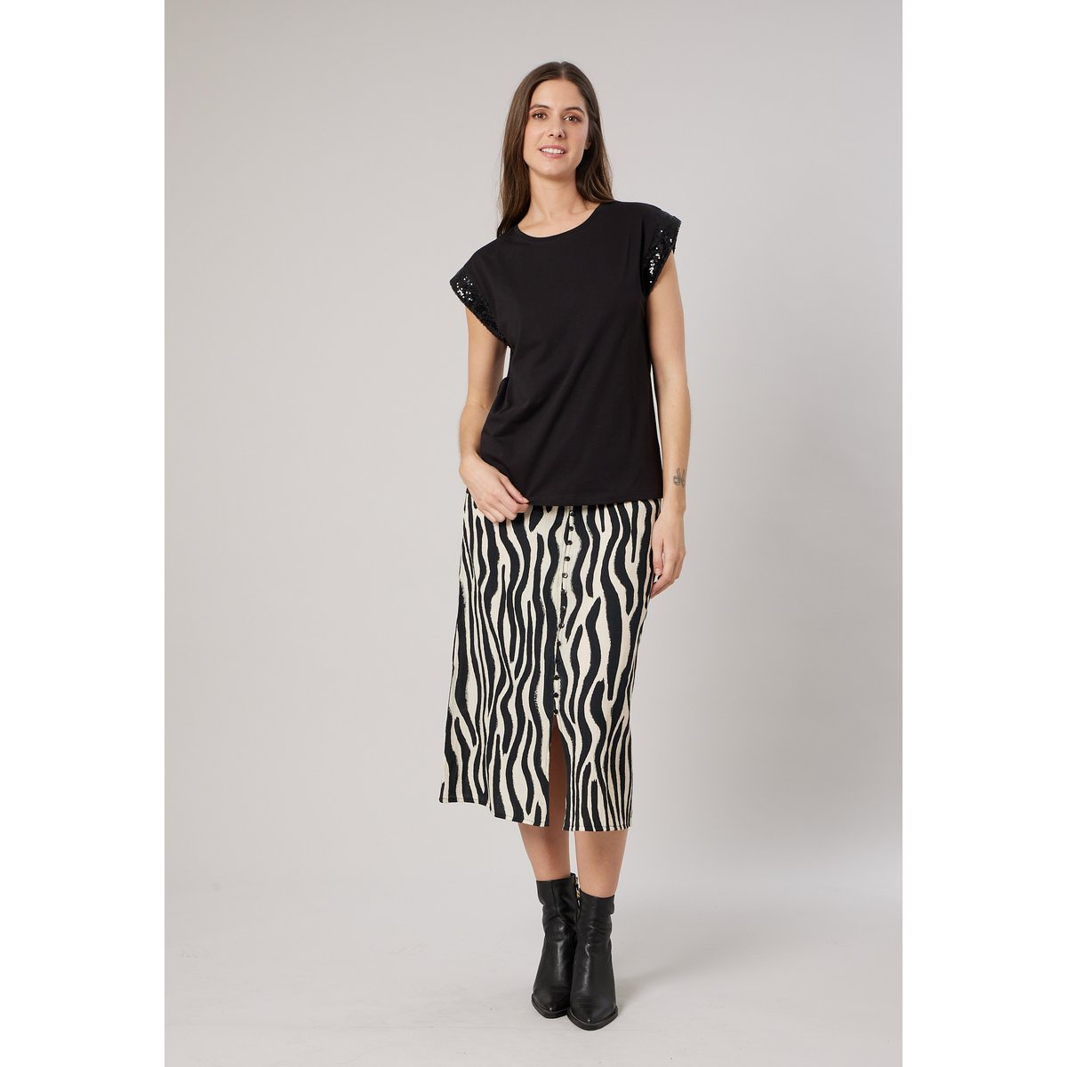 T-shirt regular femme en 100% coton détails sequins CARMELIA black, DEELUXE