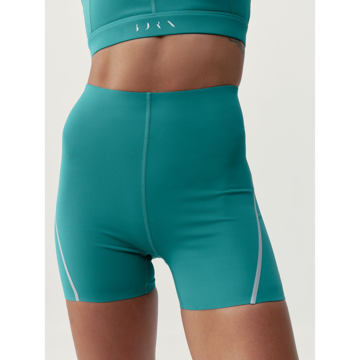 Short Moulant de Sport Performance LUNA vert bleuâtre, BORN