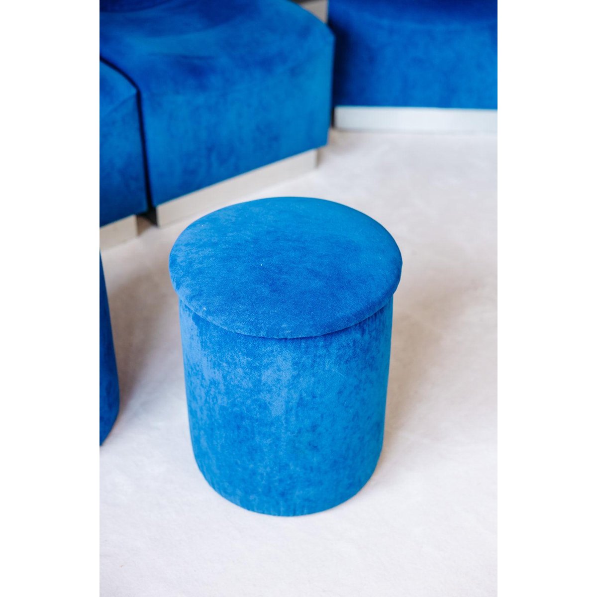 Tabouret en velours bleu Axel N°29 - Bon état bleu, DEBONGOUT