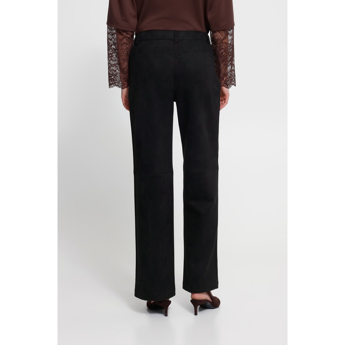 Pantalon coupe droite, finition douce effet suède noir, ICHI