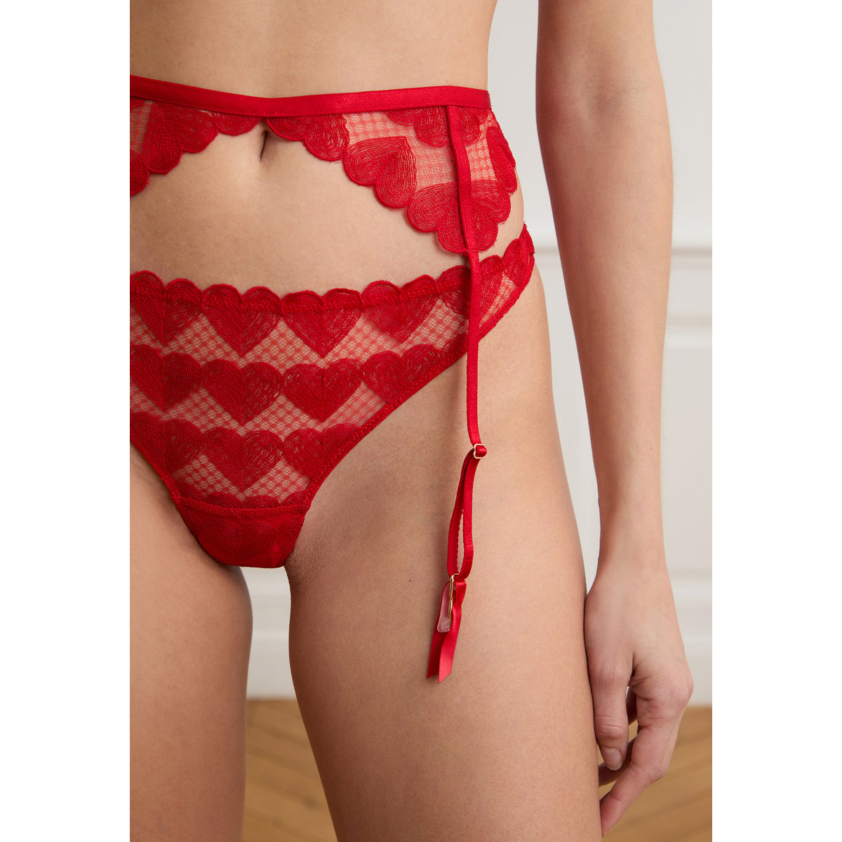 Porte-jarretelles en broderie cœurs DESIR rouge, ETAM