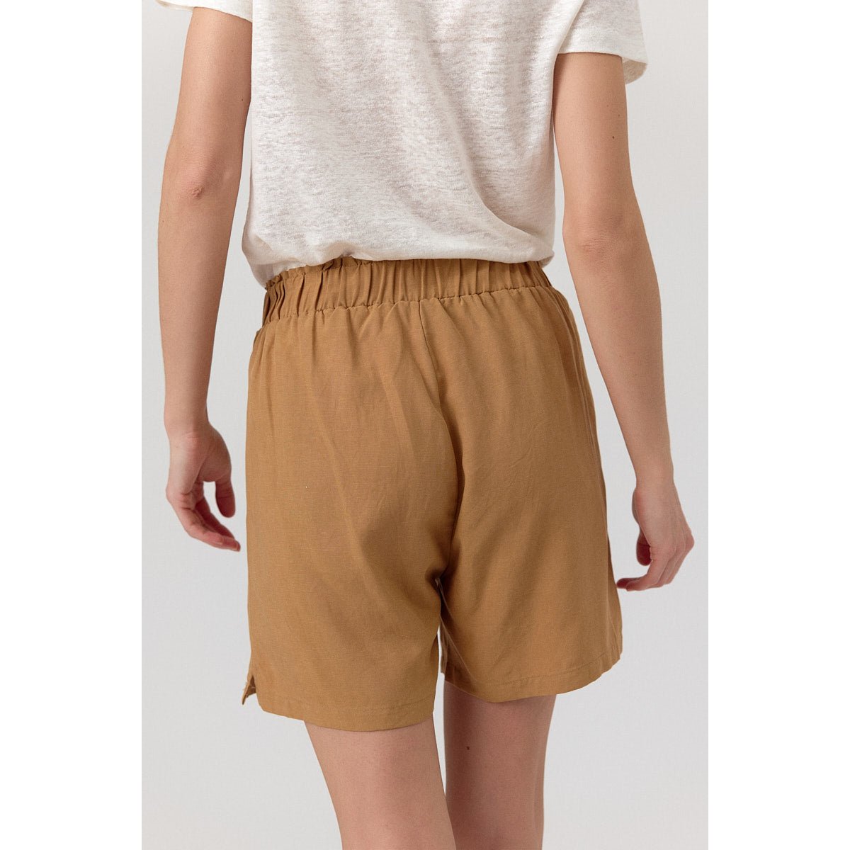 Short taille haute taille élastiquéeet coupe évasée Alexandra vert olive, ARTLOVE