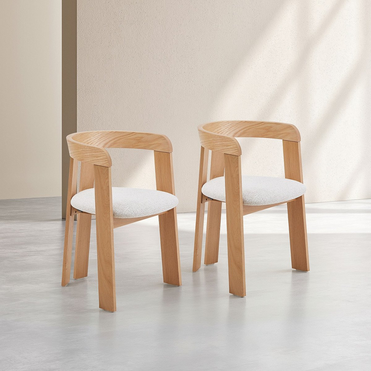 Lot de 2 chaises en tissu texturé et chêne massif avec accoudoirs crème, HABITAT
