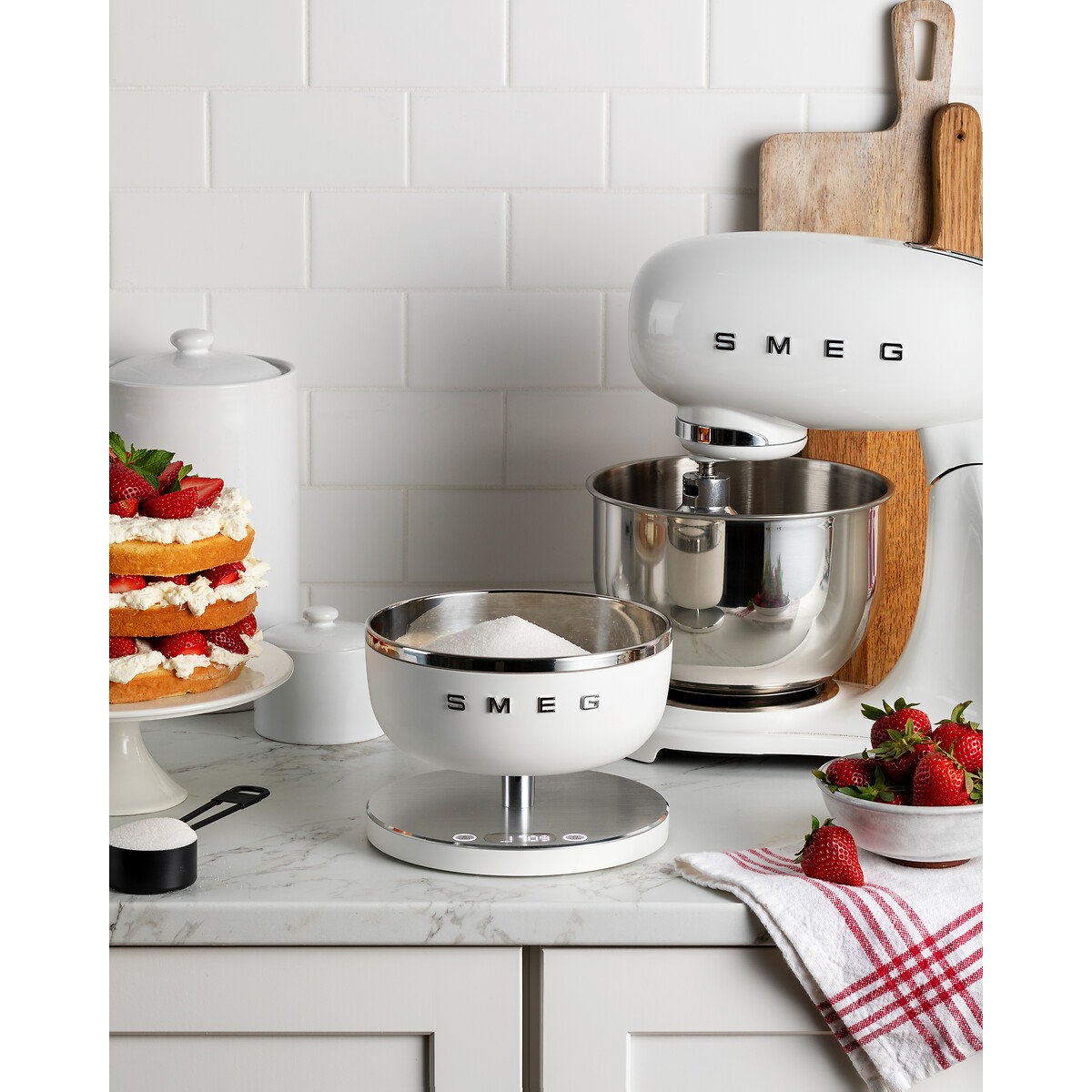 Retro Digital Kitchen Scale - KSC01 white, SMEG
