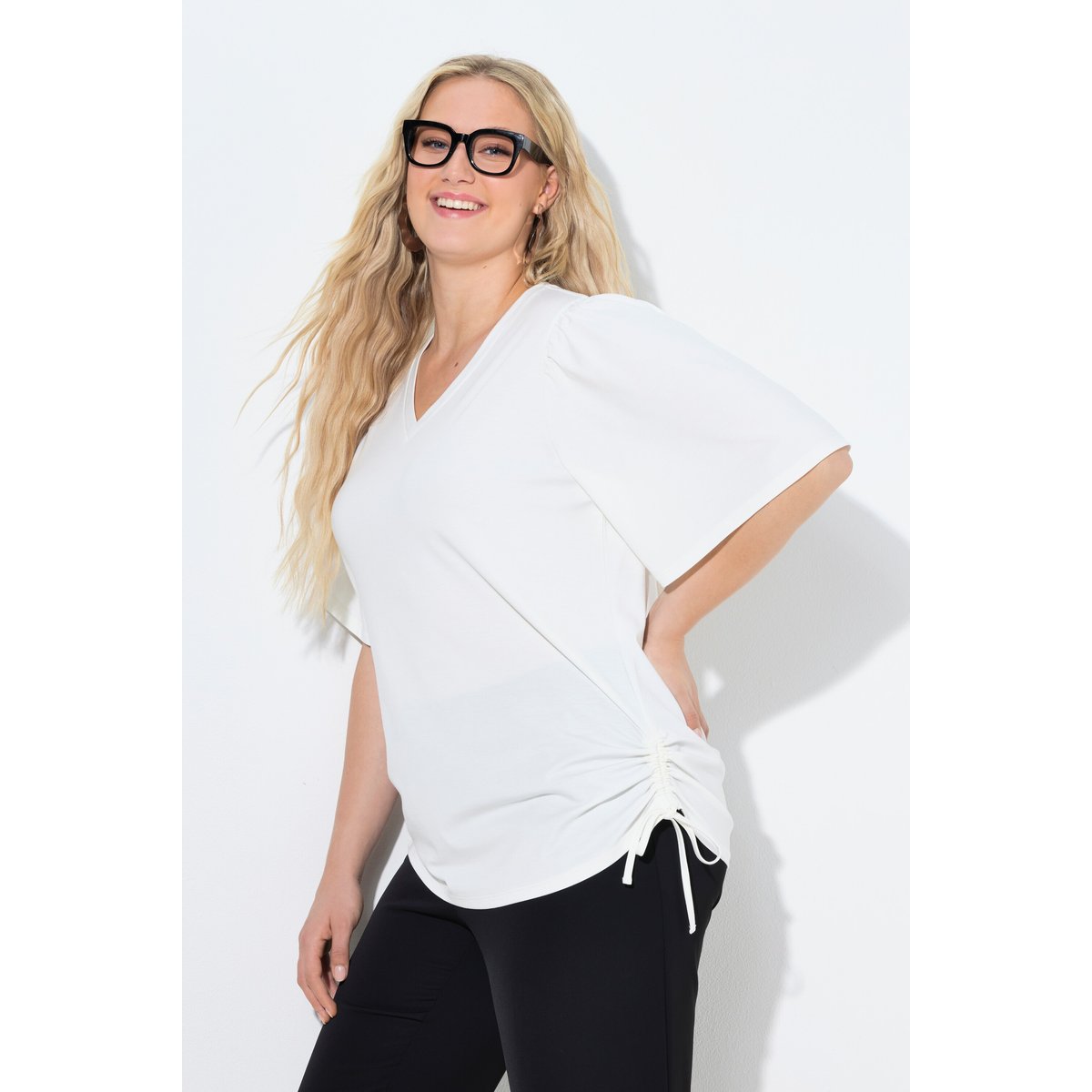 T-shirt décolleté en V et manches courtes blanc cassé, ULLA POPKEN