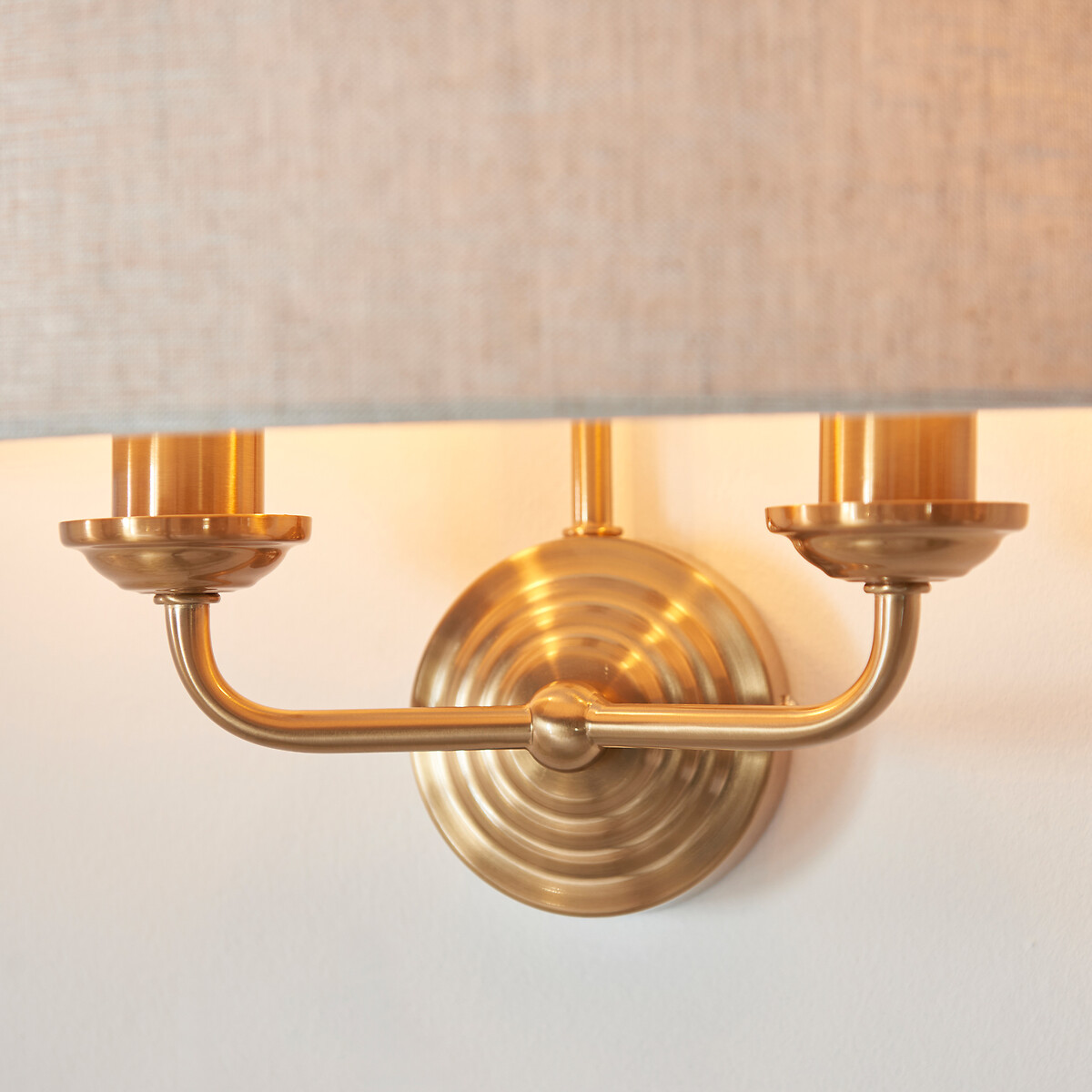 Harrington 2-Light Wall Light in Vintage Brass natural, ÉDITÉ