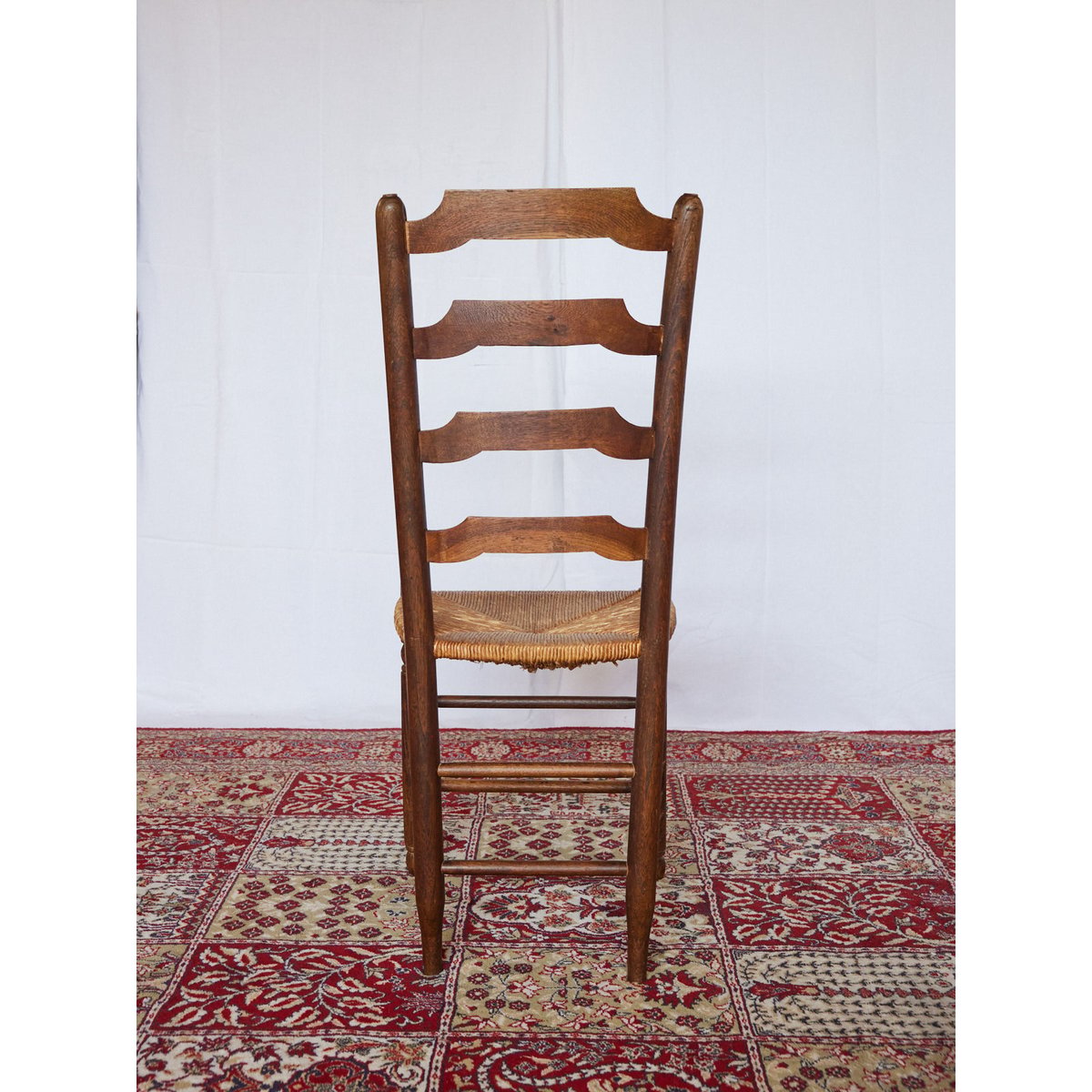 Lot de 4 chaises en paille Claude N°1436 - Bon état bois foncé, DEBONGOUT