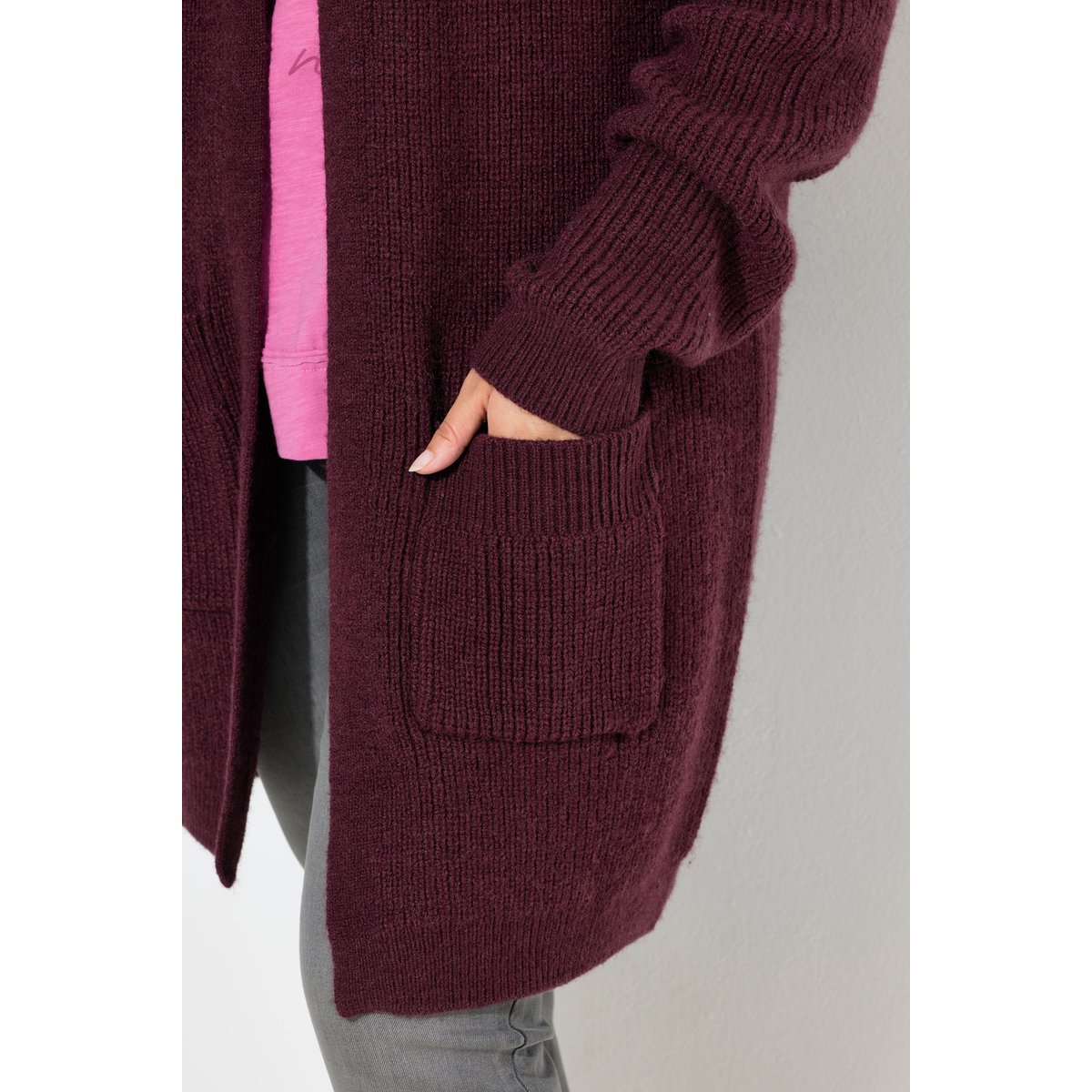 Cardigan long à col en V prune, ULLA POPKEN