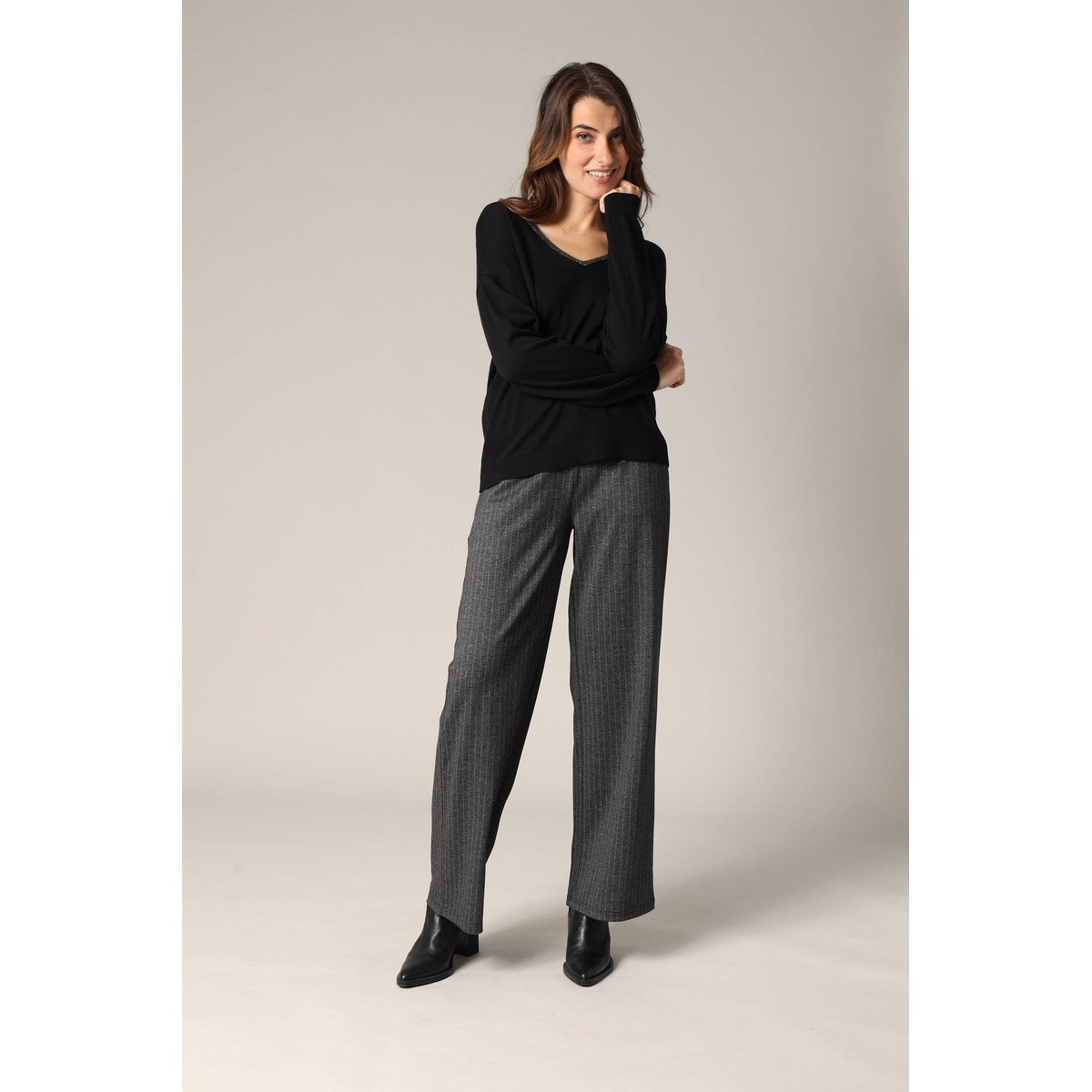 Pull à encolure fantaisie KARIJA black, DEELUXE