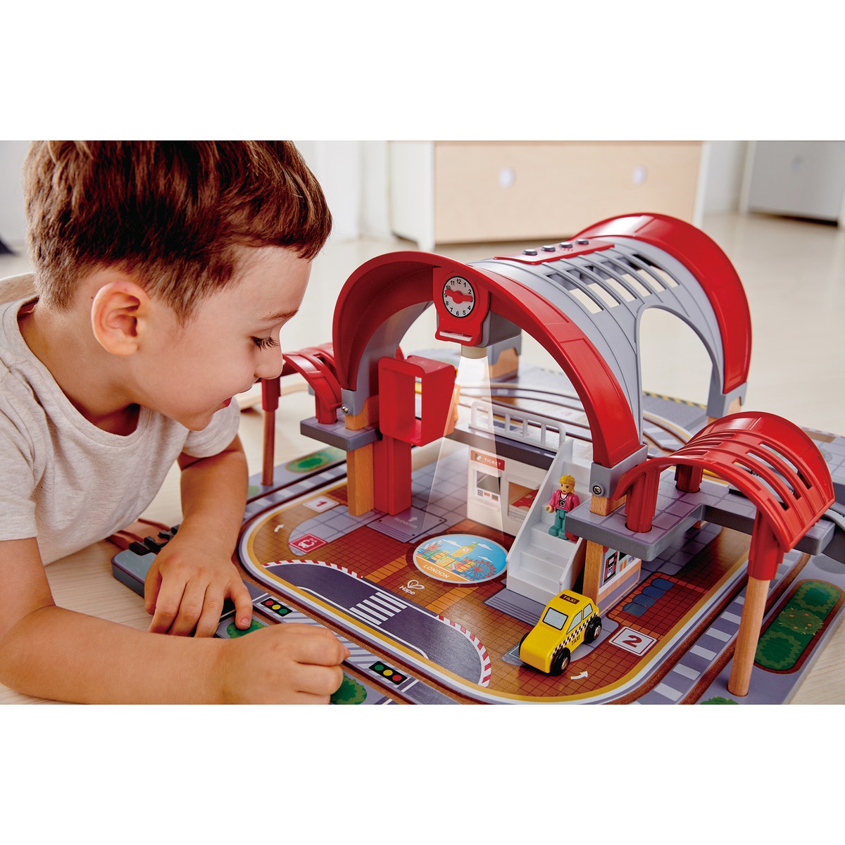 Grande gare urbaine E3725 multicolore, HAPE