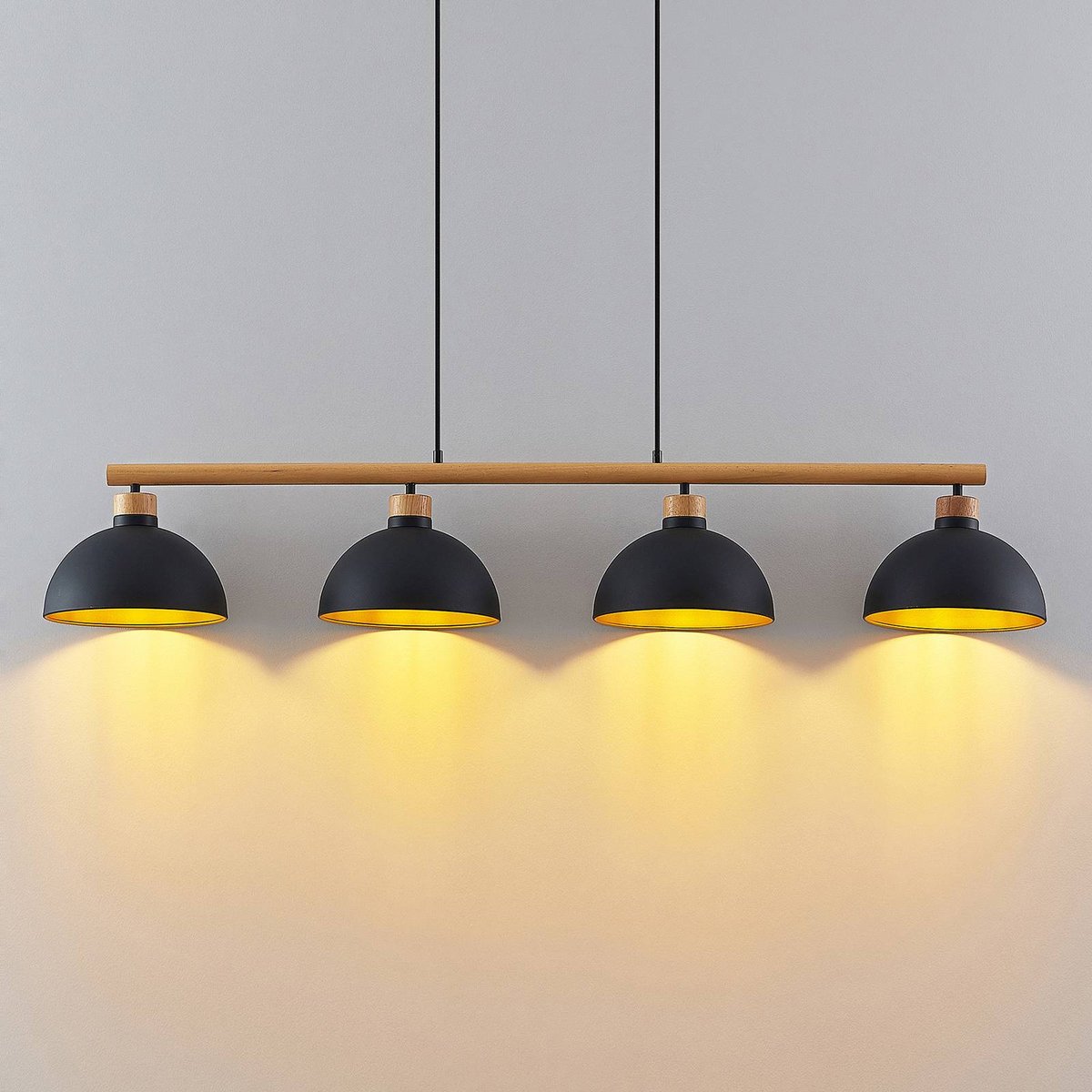 Suspension en métal vintage, Tirzana noir, or, bois clair, LINDBY