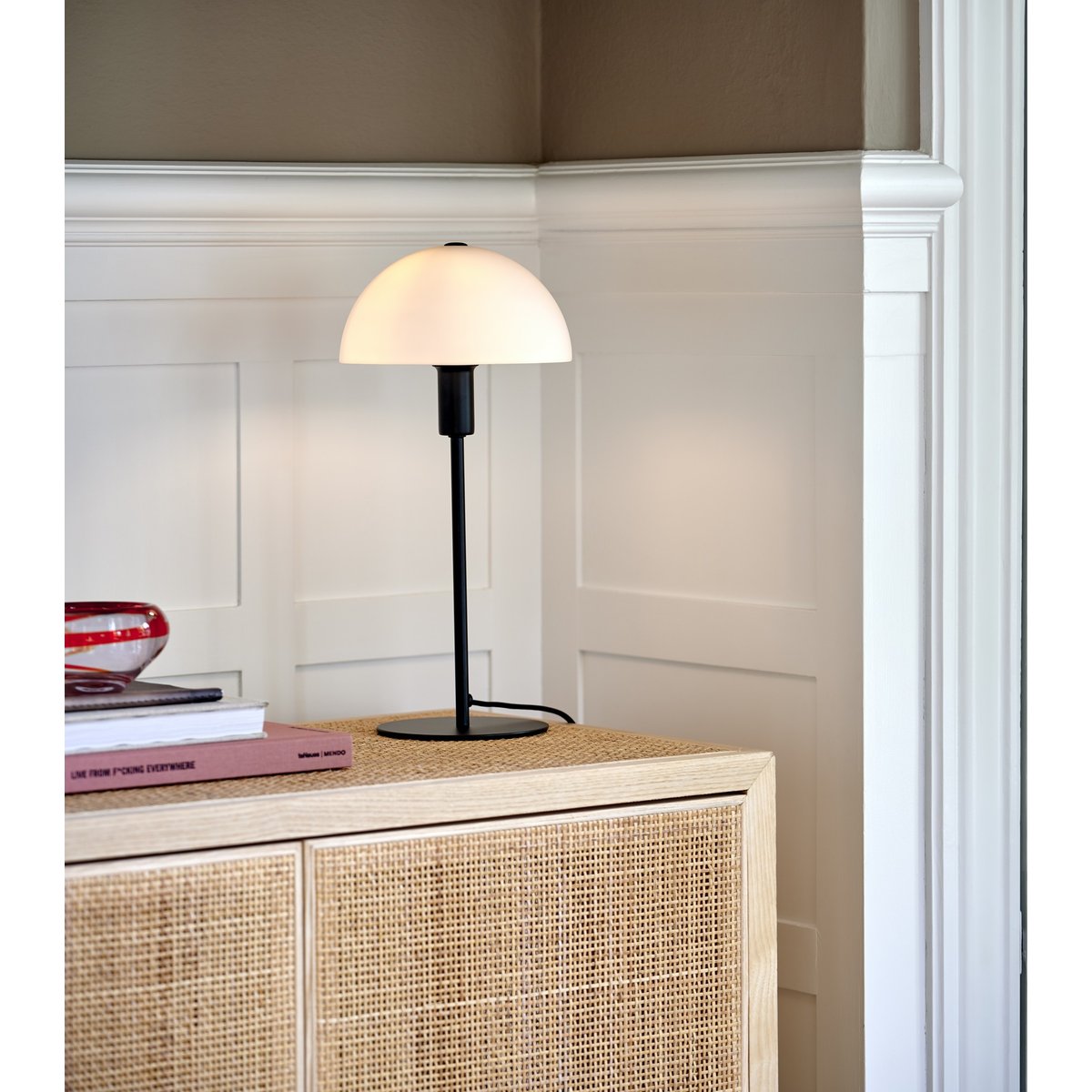 Lampe à poser forme champignon en métal et verre opale, ELLEN 20 noir, NORDLUX