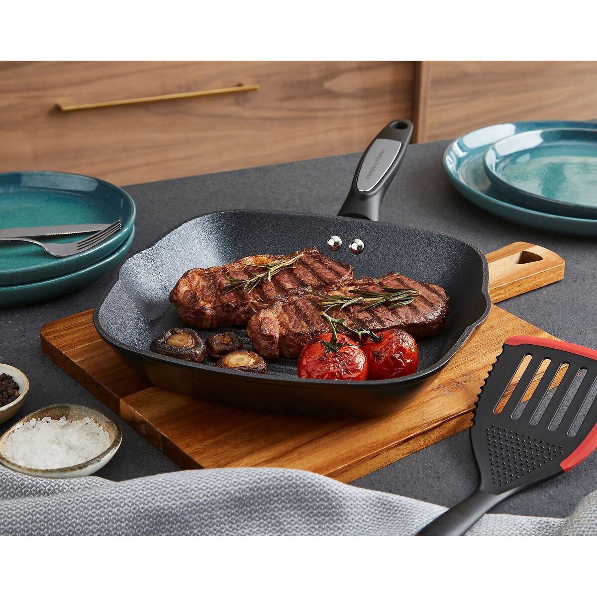 26cm Forged Aluminium Griddle Pan graphite, MORPHY RICHARDS