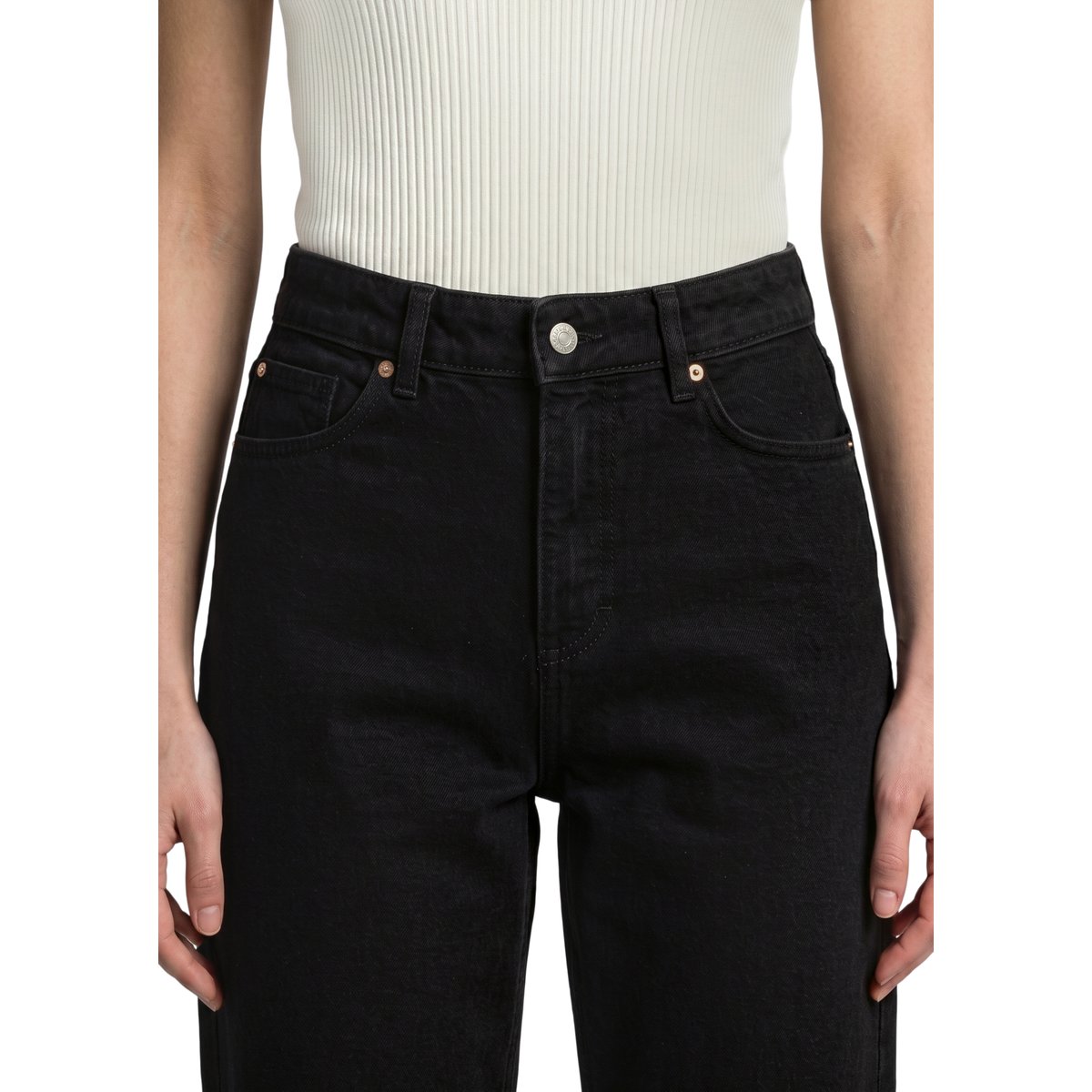 Jeans modèle Stine, coupe  barrel  et longueur raccourcie en denim rigide noir, MARC O’POLO DENIM