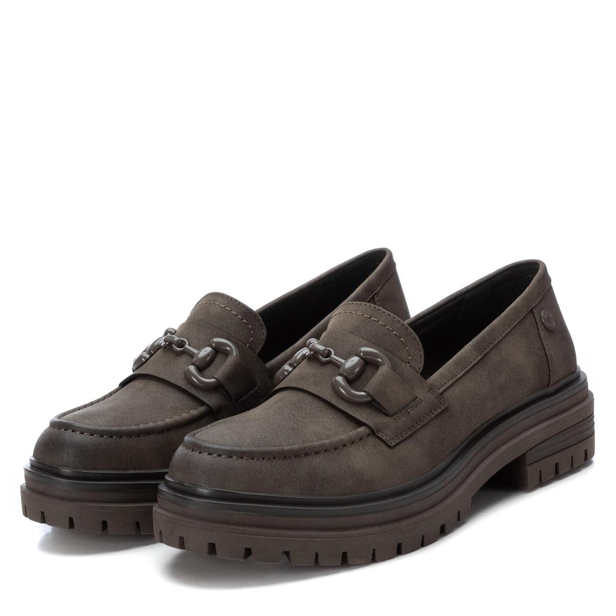 Mocassin plate avec semelle en caoutchouc kaki, REFRESH