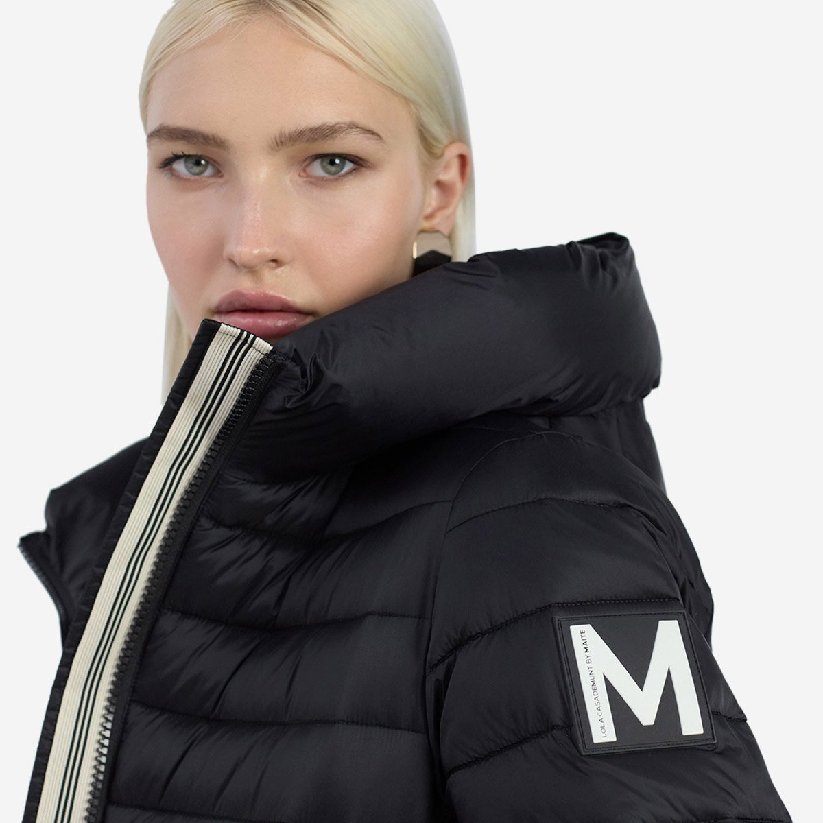 Veste d'hiver matelassée longue à capuche noir, LOLA CASADEMUNT