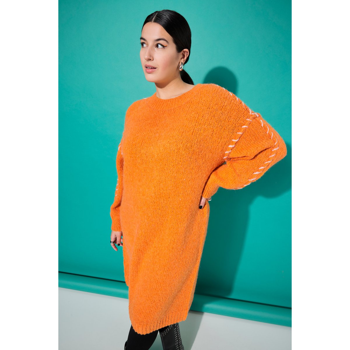 Robe en maille oversize, coutures fantaisie orange, STUDIO UNTOLD