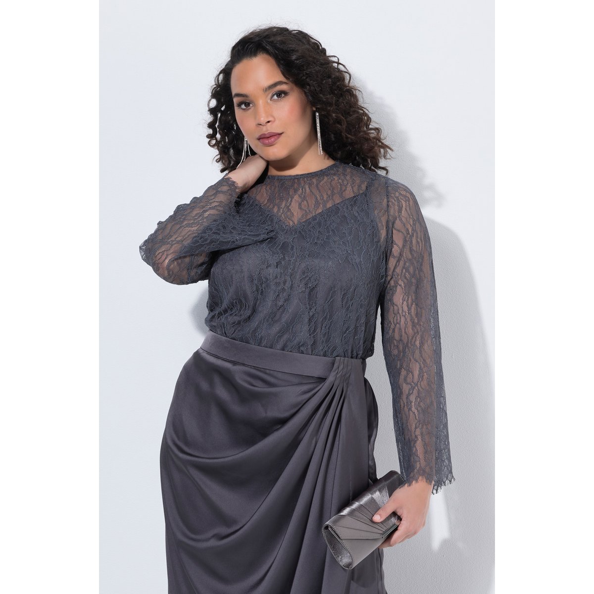 Blouse en dentelle, caraco en satin noir, ULLA POPKEN