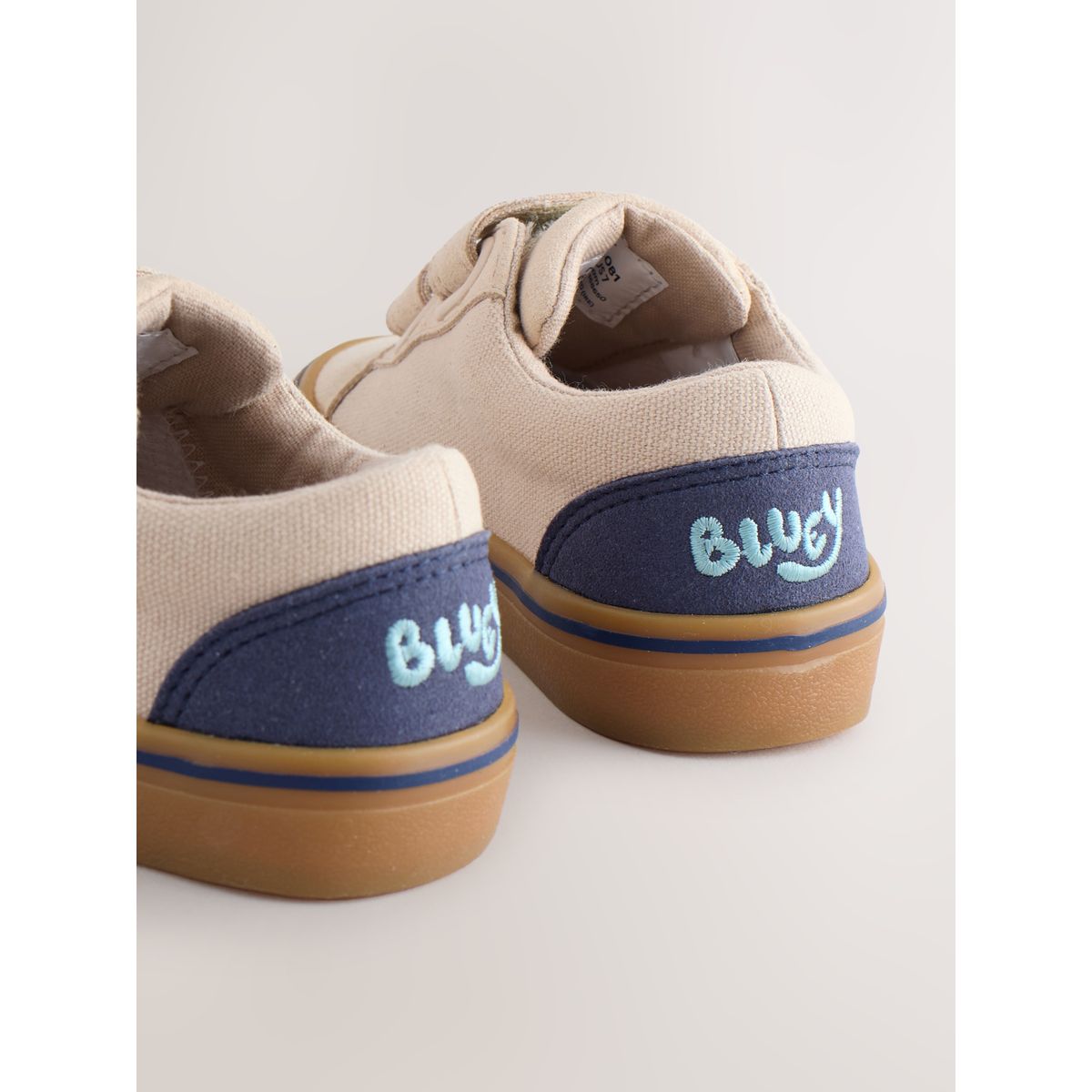 Baskets à fermeture scratch bluey naturel, NEXT