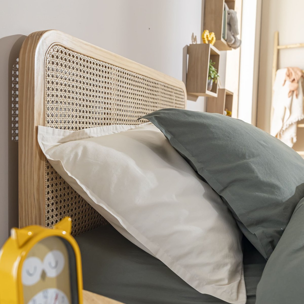 Lit en pin massif avec cannage - ANNA bois naturel, TERRE DE NUIT
