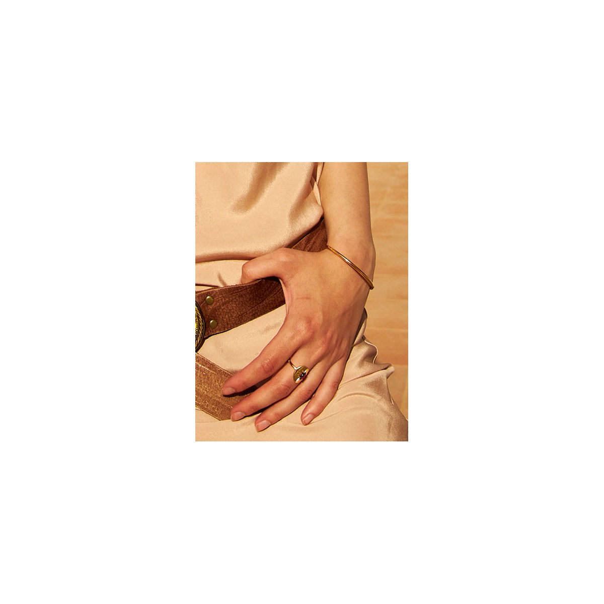 Bague  nacre blanche dorée - iris blanc, CAROLINE NAJMAN