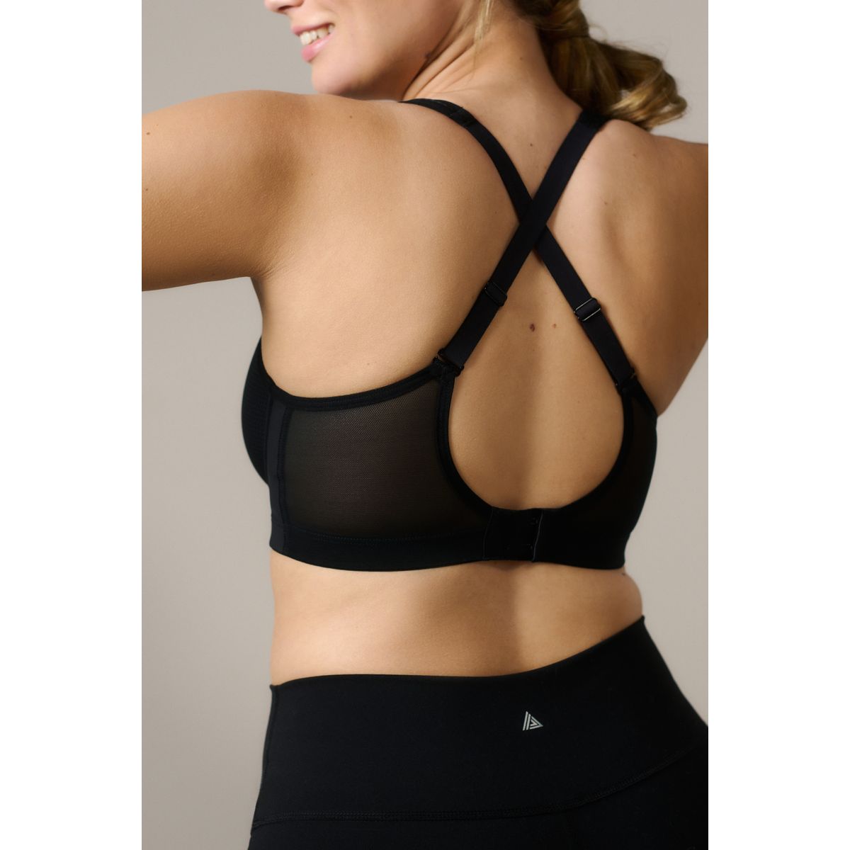 Soutien-gorge sport corbeille rembourré noir, NEXT